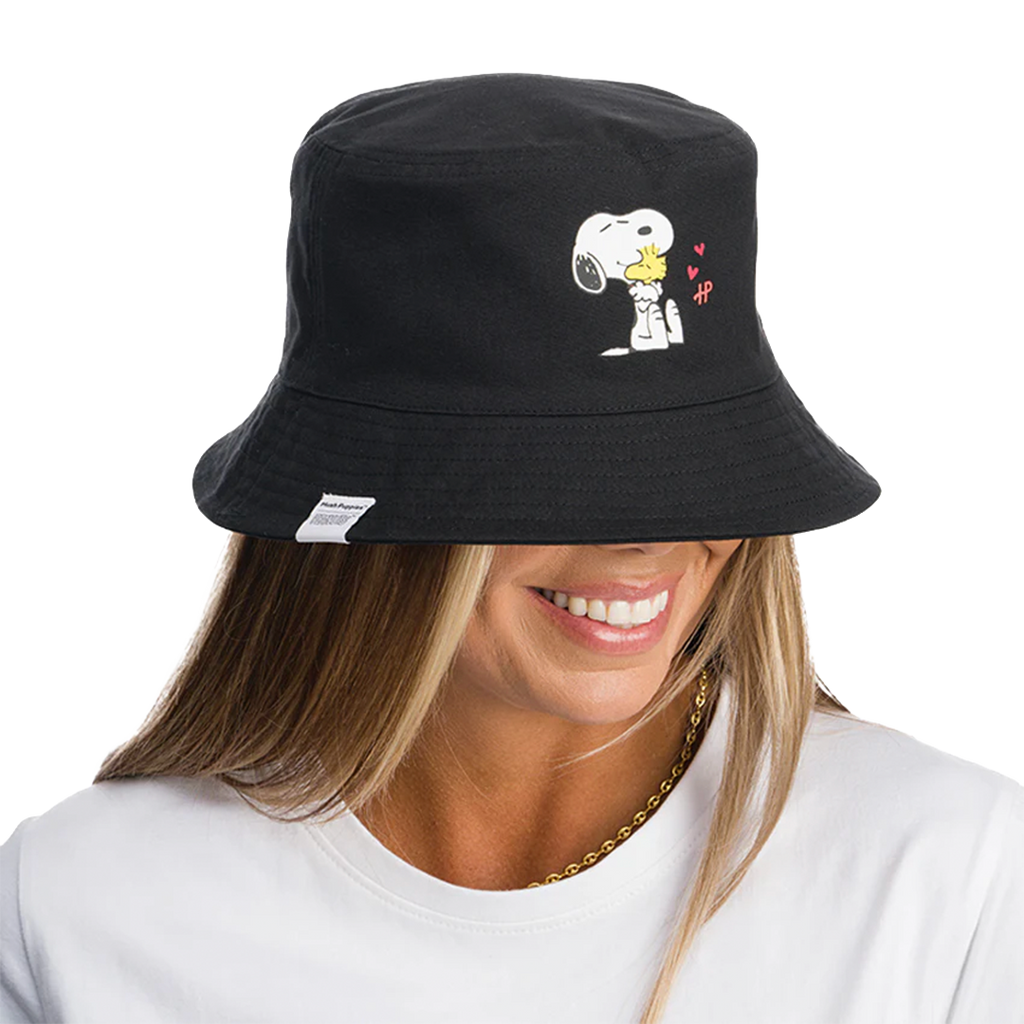 Gorro Snoopy para mujer color negro