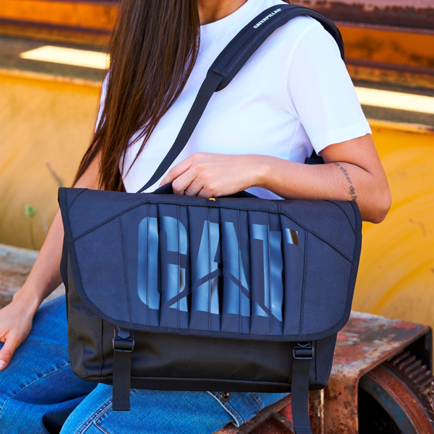 Mochila United Messenger para hombre color negro