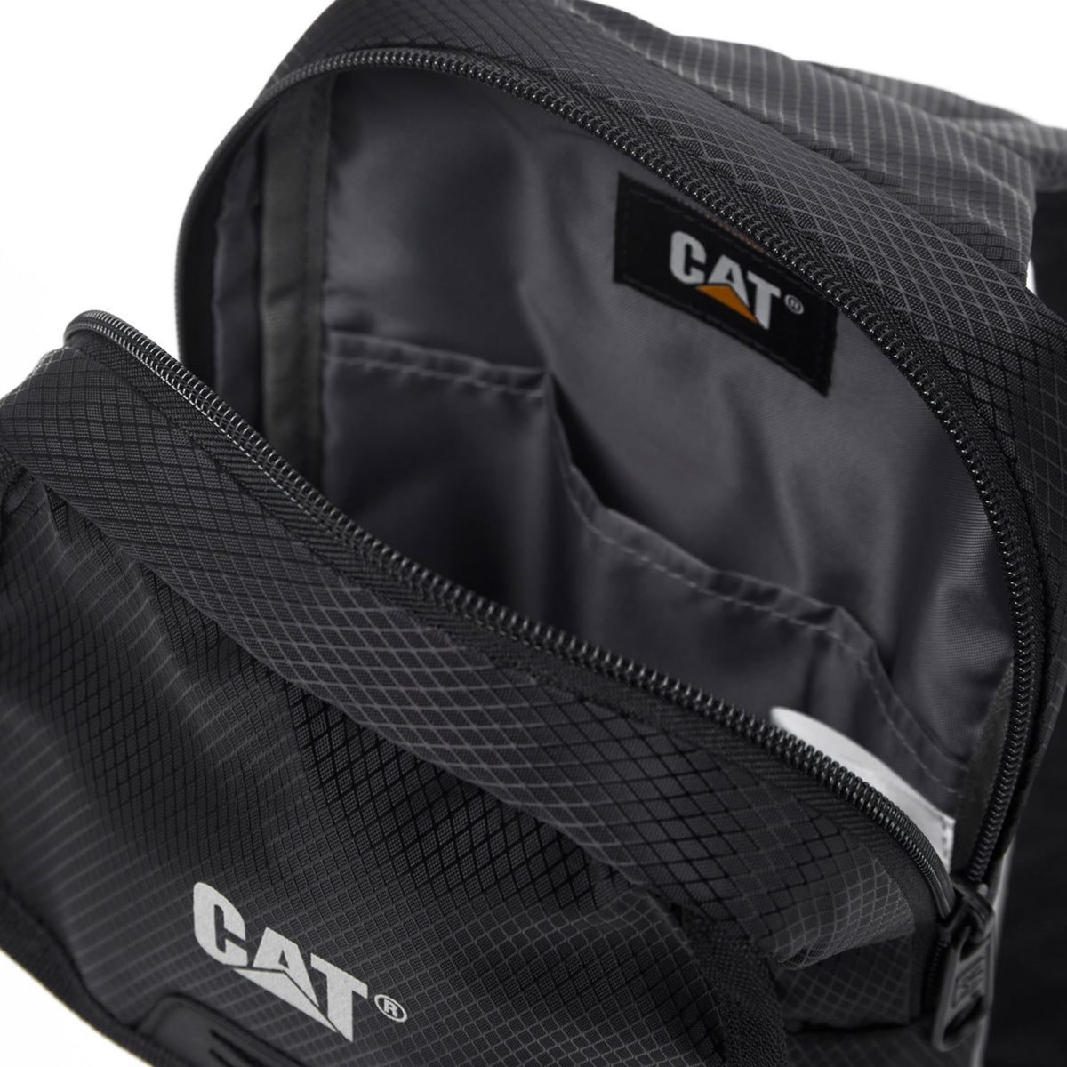 Bolso Peak Sling para hombre color negro