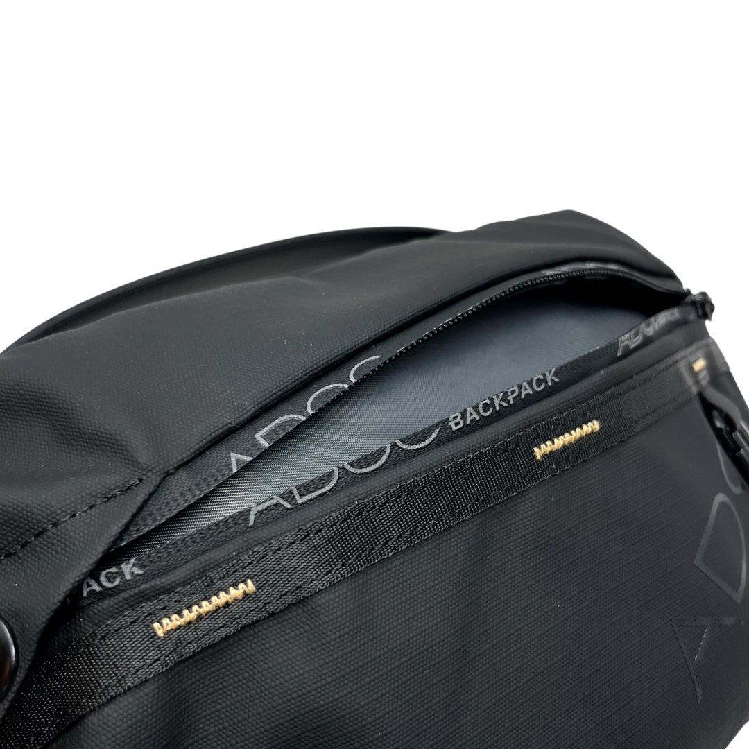 Cangurera Ali para mujer color negro