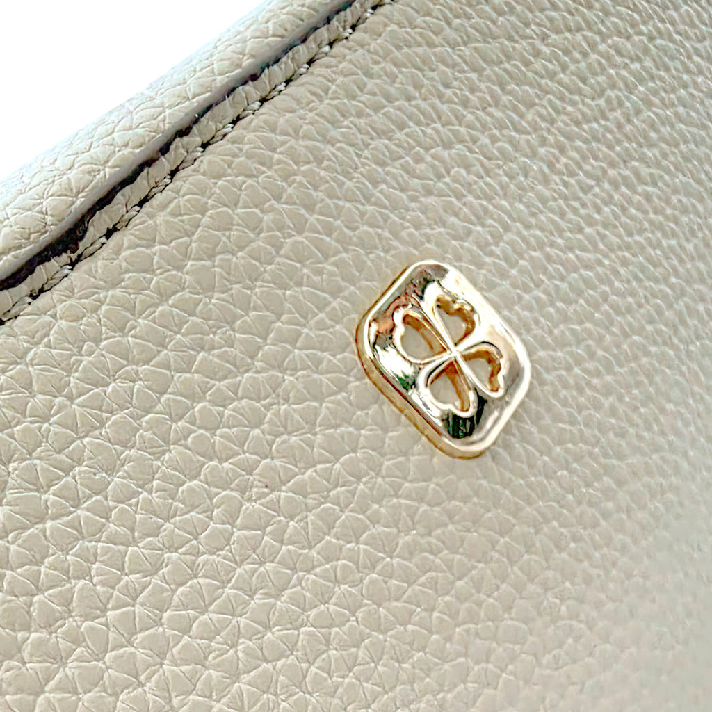 Cartera crossbody Alanna para mujer color taupe