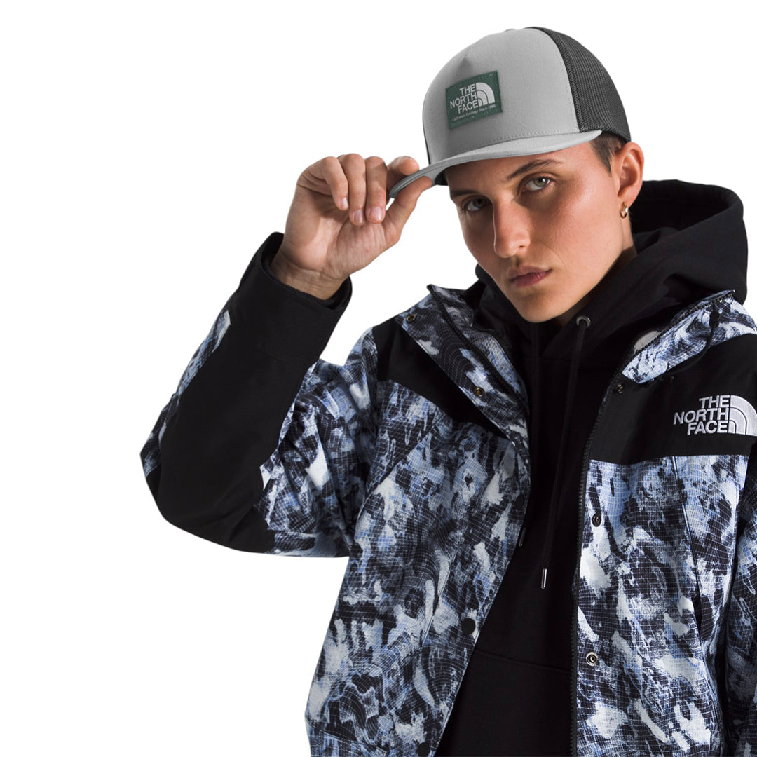 Gorra Keep It Patched Trucker unisex color gris